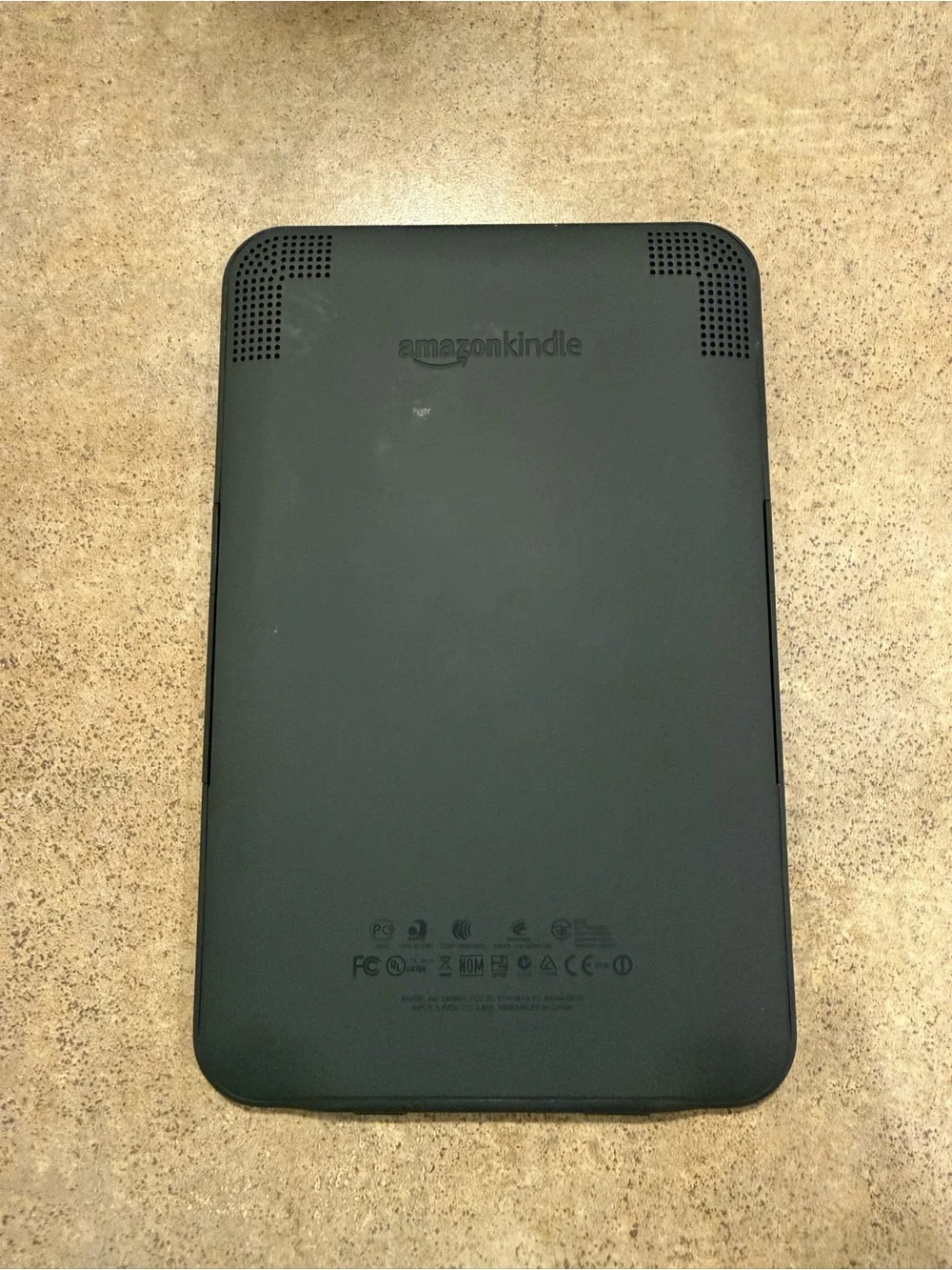 *PARTS OR REPAIR* Amazon Kindle E-Reader D00901 3rd Generation - Stuck On Screen